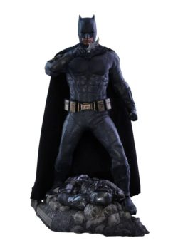 Batman Deluxe DC Comics Sixth Scale Figure - Hot Toys - UK